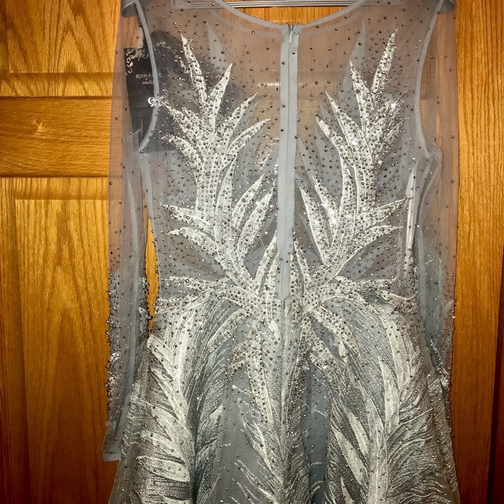 LARA Long Sleeve Gown - Picture 9 of 11